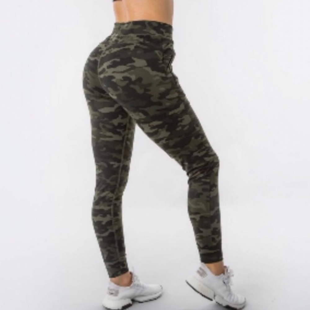 Alphalete Camo Joggers (Green/Olive)